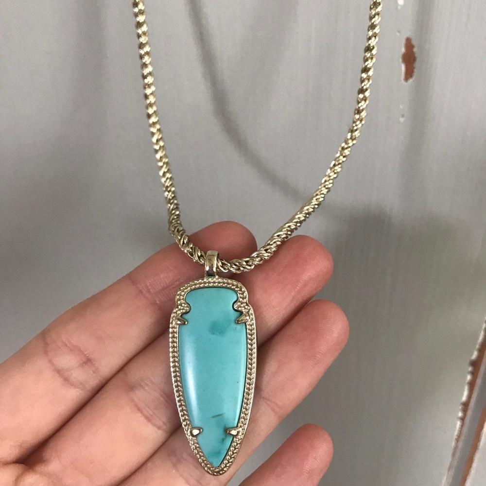 Kendra Scott arrowhead necklace!